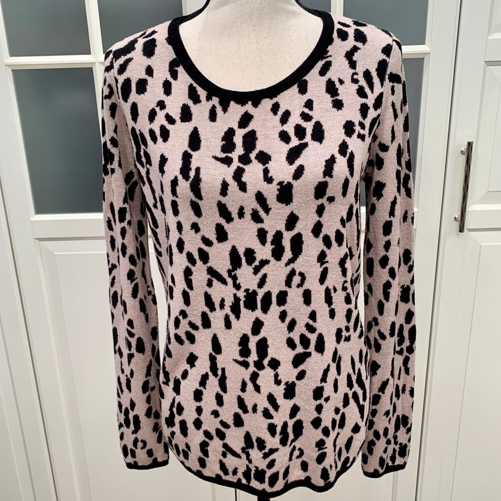 Max & Mia cheetah print sweater